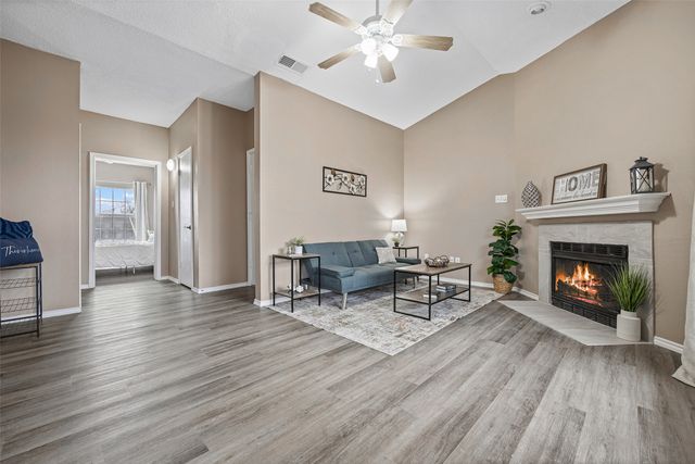 4113 Esters Road 609, Irving, TX 75038