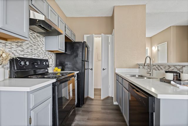 4113 Esters Road 609, Irving, TX 75038