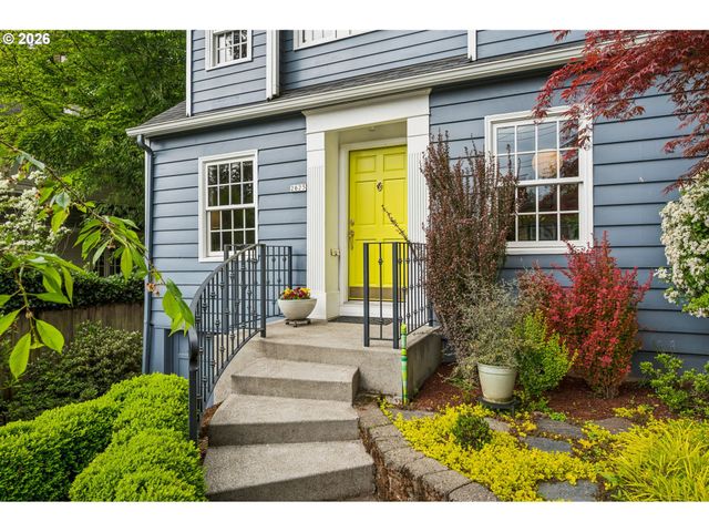 2625 Sw BRAE MAR Ct, Portland, OR 97201