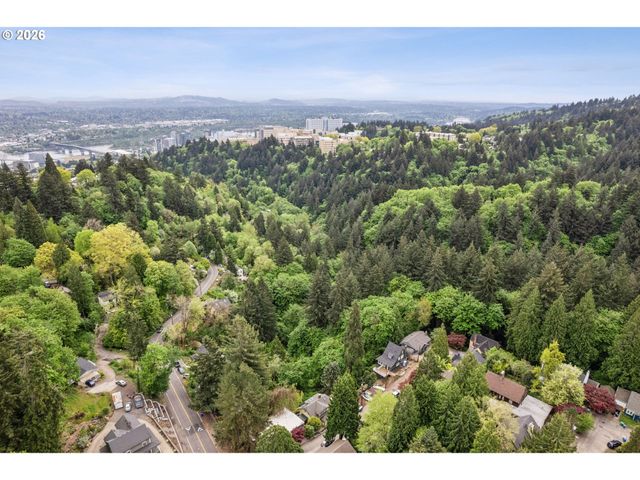 2625 Sw BRAE MAR Ct, Portland, OR 97201