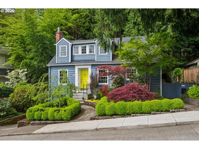 2625 Sw BRAE MAR Ct, Portland, OR 97201
