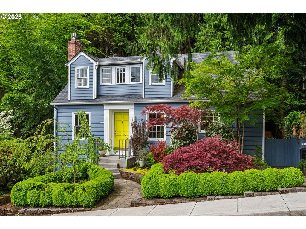 2625 Sw BRAE MAR Ct, Portland, OR 97201