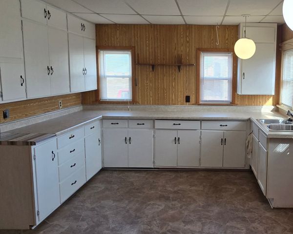 205 E Market Street, Laurel, IA 50141