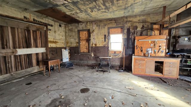 205 E Market Street, Laurel, IA 50141