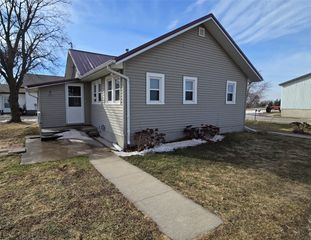 205 E Market Street, Laurel, IA 50141