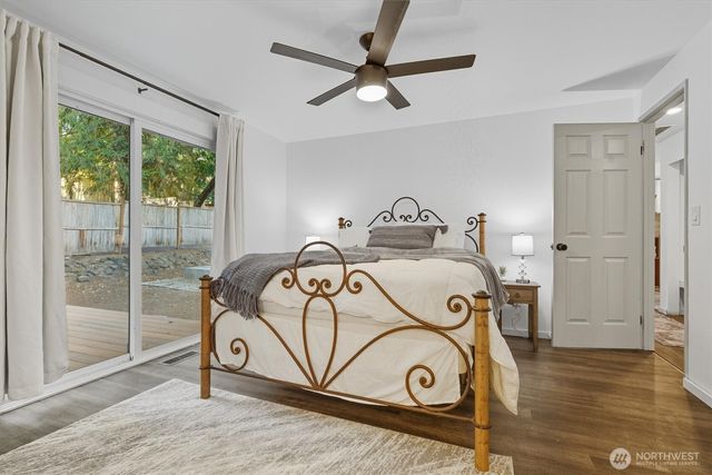 1210 NW Huckle Drive, Bremerton, WA 98311