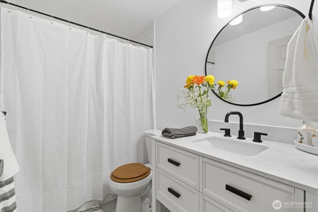 1210 NW Huckle Drive, Bremerton, WA 98311