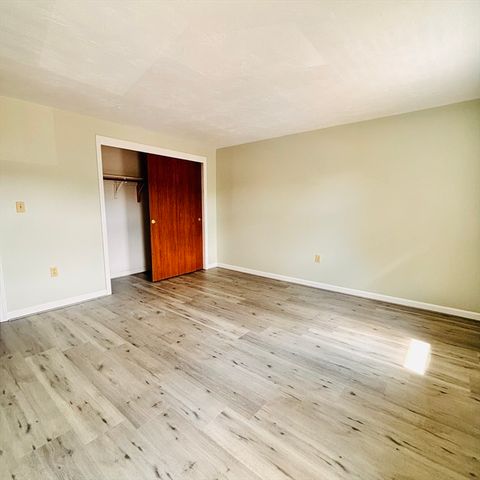 364 Neponset St K, Canton, MA 02021