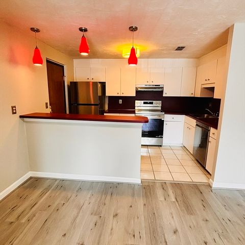 364 Neponset St K, Canton, MA 02021