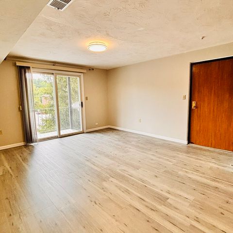 364 Neponset St K, Canton, MA 02021