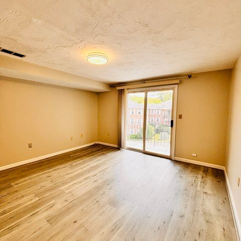 364 Neponset St K, Canton, MA 02021
