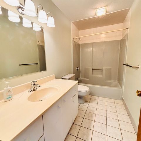 364 Neponset St K, Canton, MA 02021