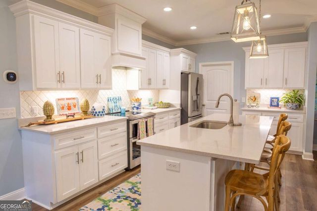 128 Magnolia Drive, Baxley, GA 31513