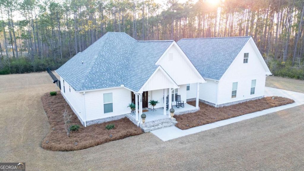 128 Magnolia Drive, Baxley, GA 31513