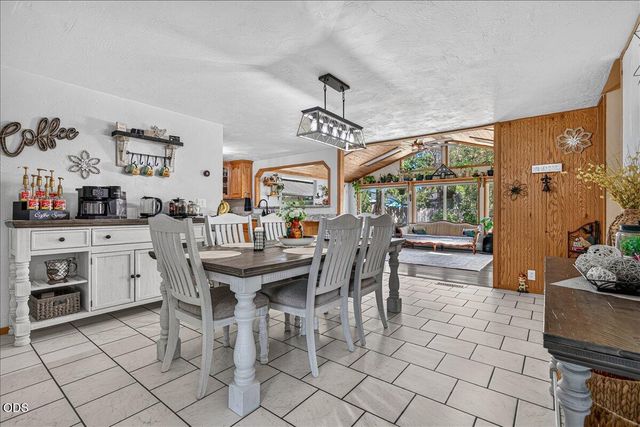 1825 Hybiscus Street, Medford, OR 97504