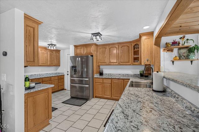 1825 Hybiscus Street, Medford, OR 97504