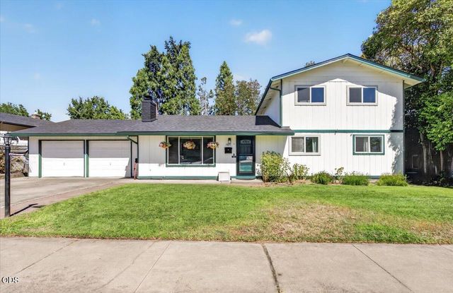 1825 Hybiscus Street, Medford, OR 97504