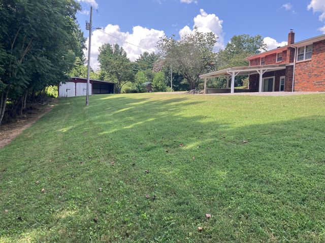 5279 Oak Grove Rd, Red Boiling Springs, TN 37150