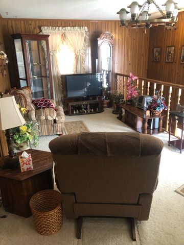 5279 Oak Grove Rd, Red Boiling Springs, TN 37150