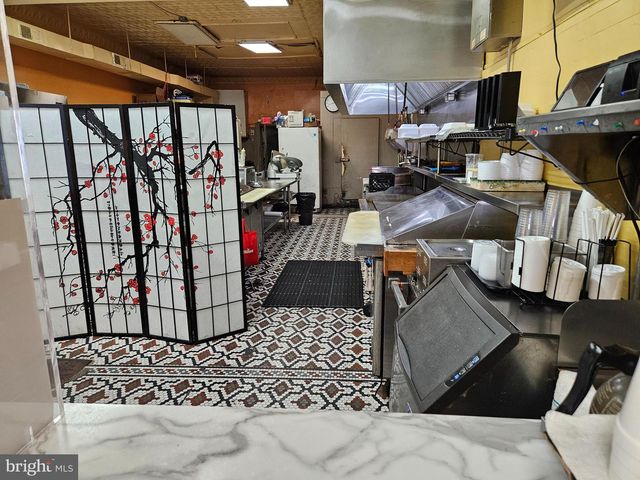 6208 WOODLAND AVE, Philadelphia, PA 19142