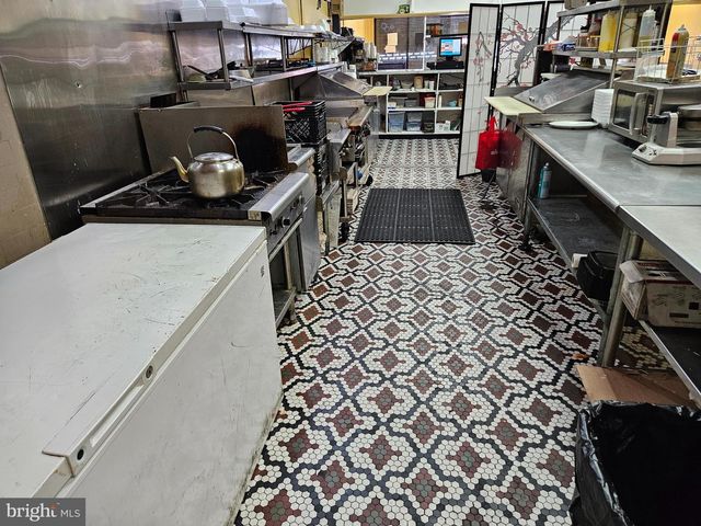 6208 WOODLAND AVE, Philadelphia, PA 19142