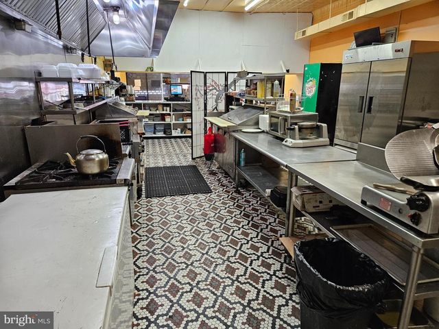 6208 WOODLAND AVE, Philadelphia, PA 19142