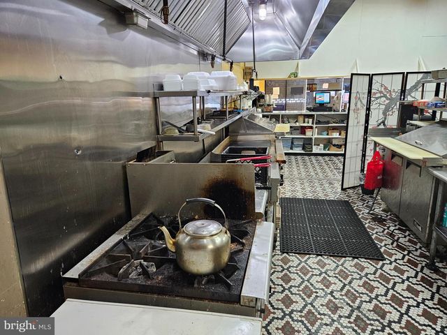 6208 WOODLAND AVE, Philadelphia, PA 19142