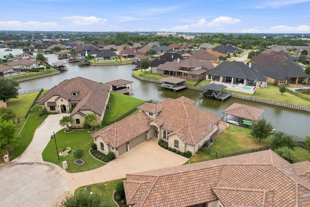 1601 Malibu Bay Court, Granbury, TX 76048 — exterior