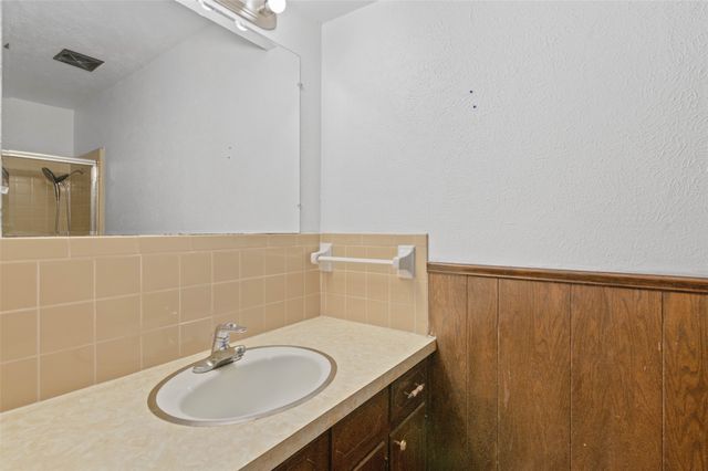 301 E 6th Street, Krum, TX 76249