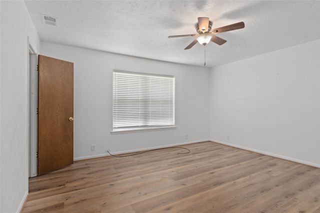 301 E 6th Street, Krum, TX 76249