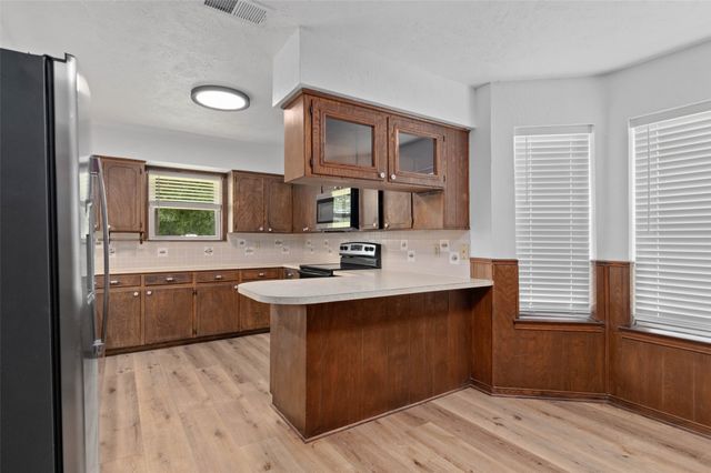 301 E 6th Street, Krum, TX 76249