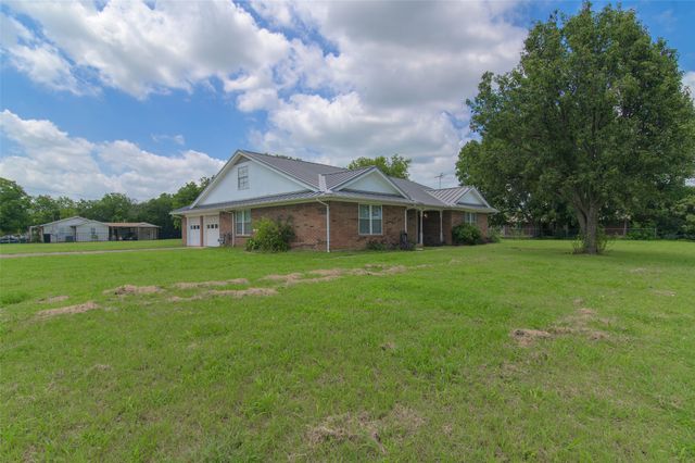 301 E 6th Street, Krum, TX 76249