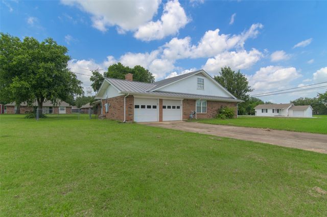 301 E 6th Street, Krum, TX 76249