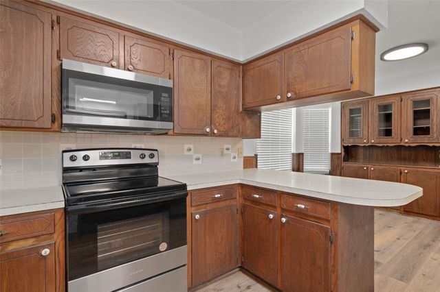 301 E 6th Street, Krum, TX 76249
