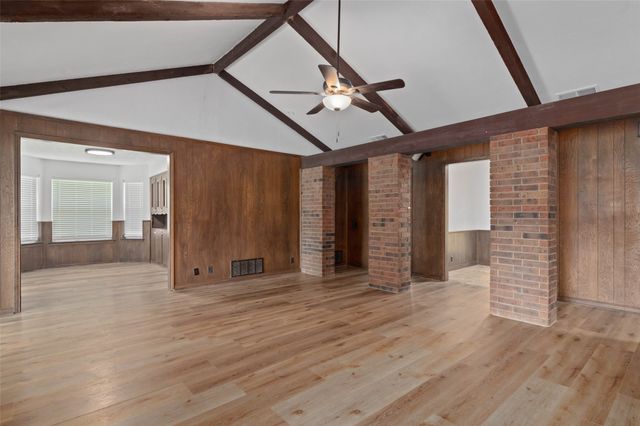 301 E 6th Street, Krum, TX 76249