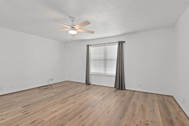 301 E 6th Street, Krum, TX 76249