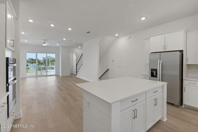 8 N BEACH Way, Jacksonville Beach, FL 32250