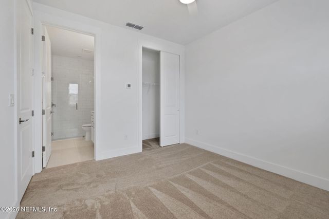 8 N BEACH Way, Jacksonville Beach, FL 32250