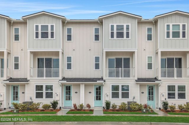 8 N BEACH Way, Jacksonville Beach, FL 32250