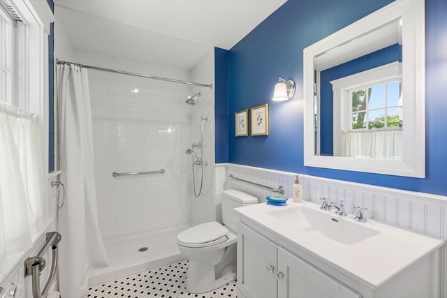 200 Harvard Cir, Newton, MA 02460