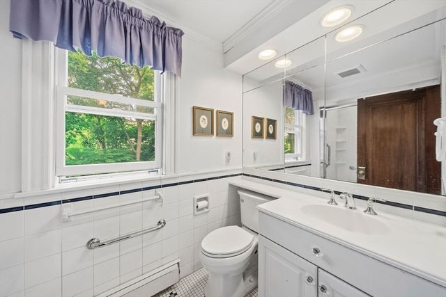 200 Harvard Cir, Newton, MA 02460