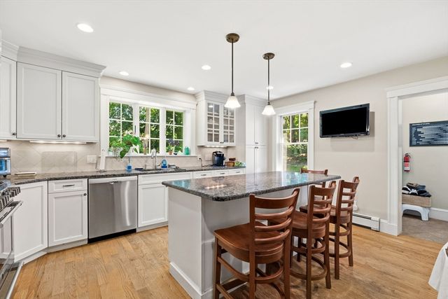 200 Harvard Cir, Newton, MA 02460