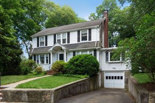 200 Harvard Cir, Newton, MA 02460