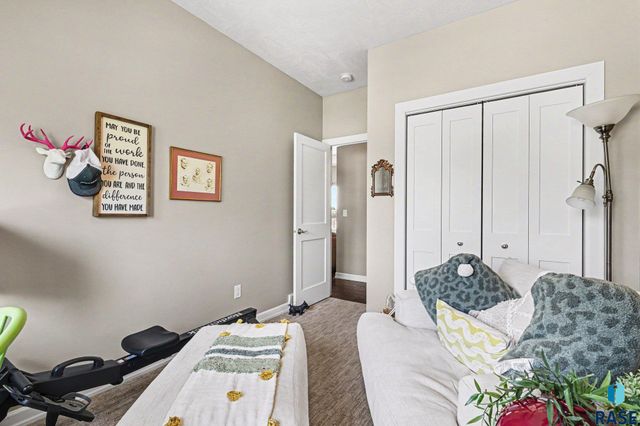 8009 W Yale St Street, Sioux Falls, SD 57106