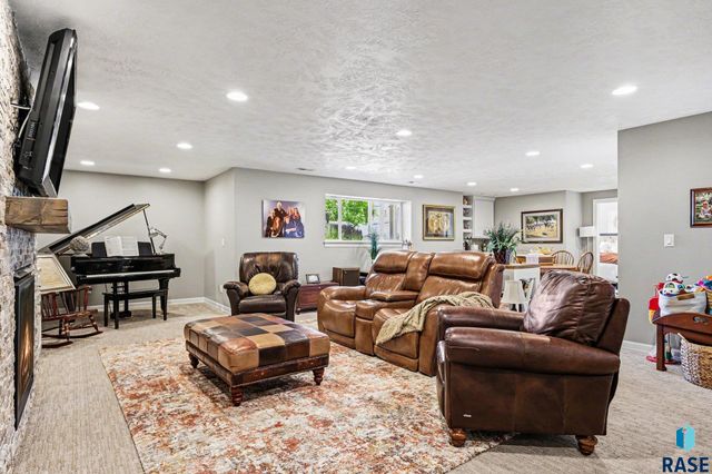 8009 W Yale St Street, Sioux Falls, SD 57106