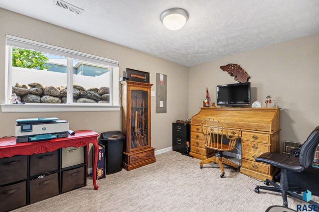8009 W Yale St Street, Sioux Falls, SD 57106