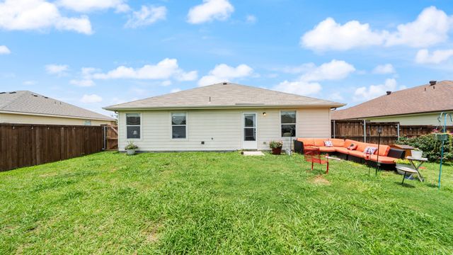 1822 Brookwood Drive, Terrell, TX 75160