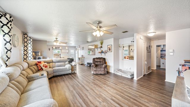 1822 Brookwood Drive, Terrell, TX 75160