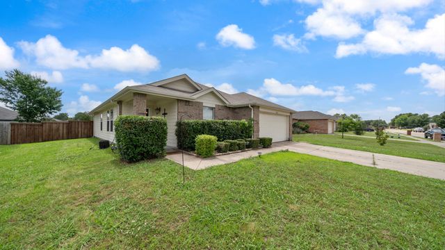 1822 Brookwood Drive, Terrell, TX 75160