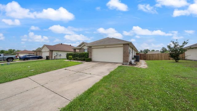 1822 Brookwood Drive, Terrell, TX 75160